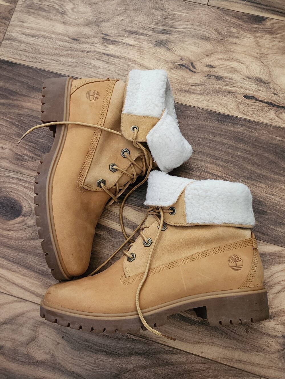 Waterproof Timberland Fleece‑Lined Boots Women’s Size 6.5 Tan Suede